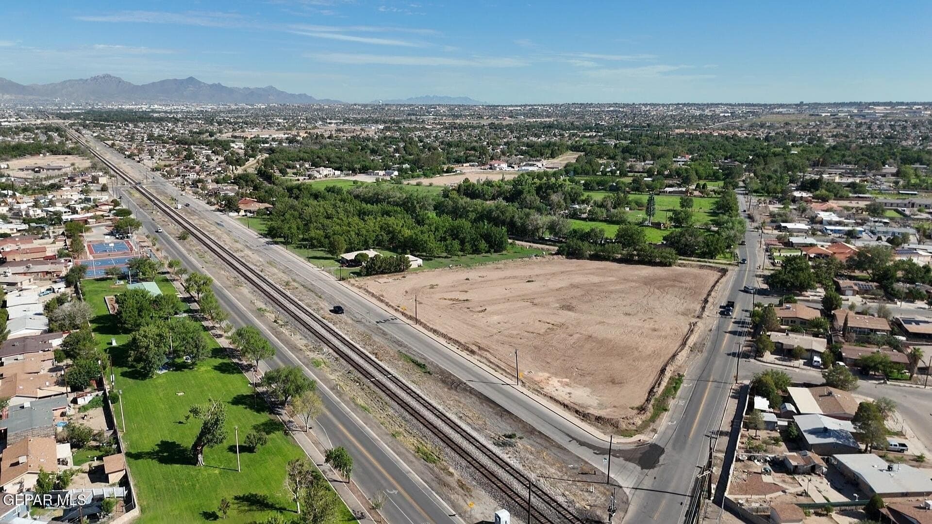 1.6 acres in El Paso County gallery image 3