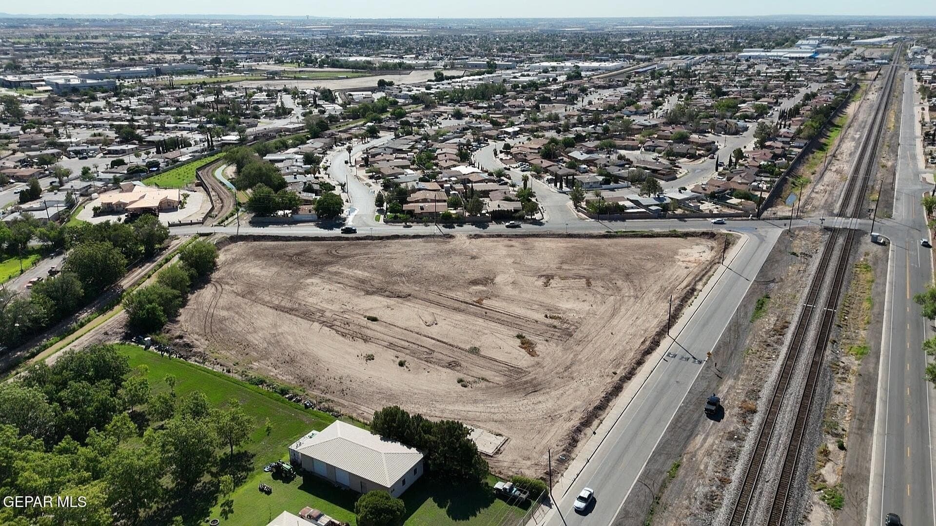 1.6 acres in El Paso County gallery image 4