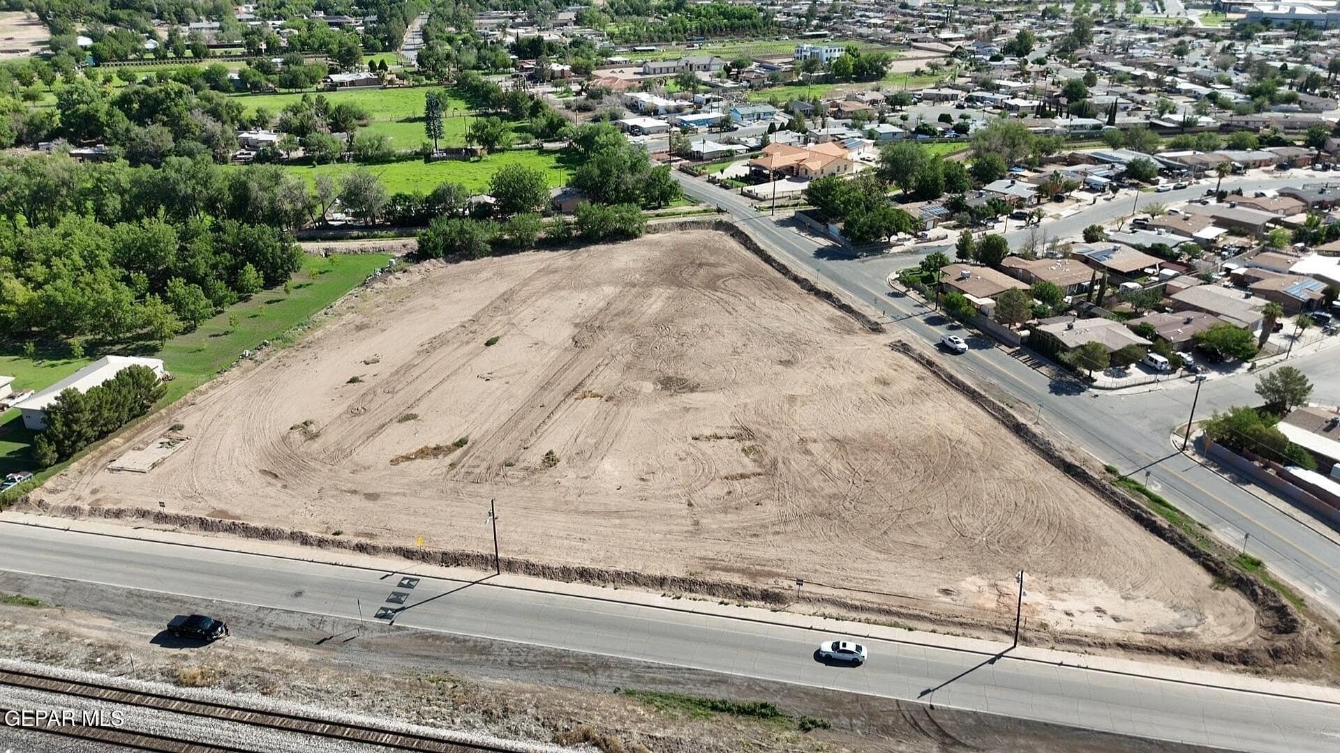 1.6 acres in El Paso County gallery image 2
