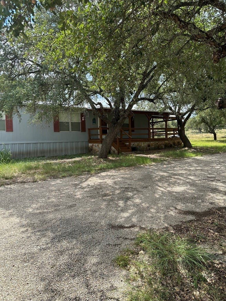 205.56 acres in Kerr County - photo 8