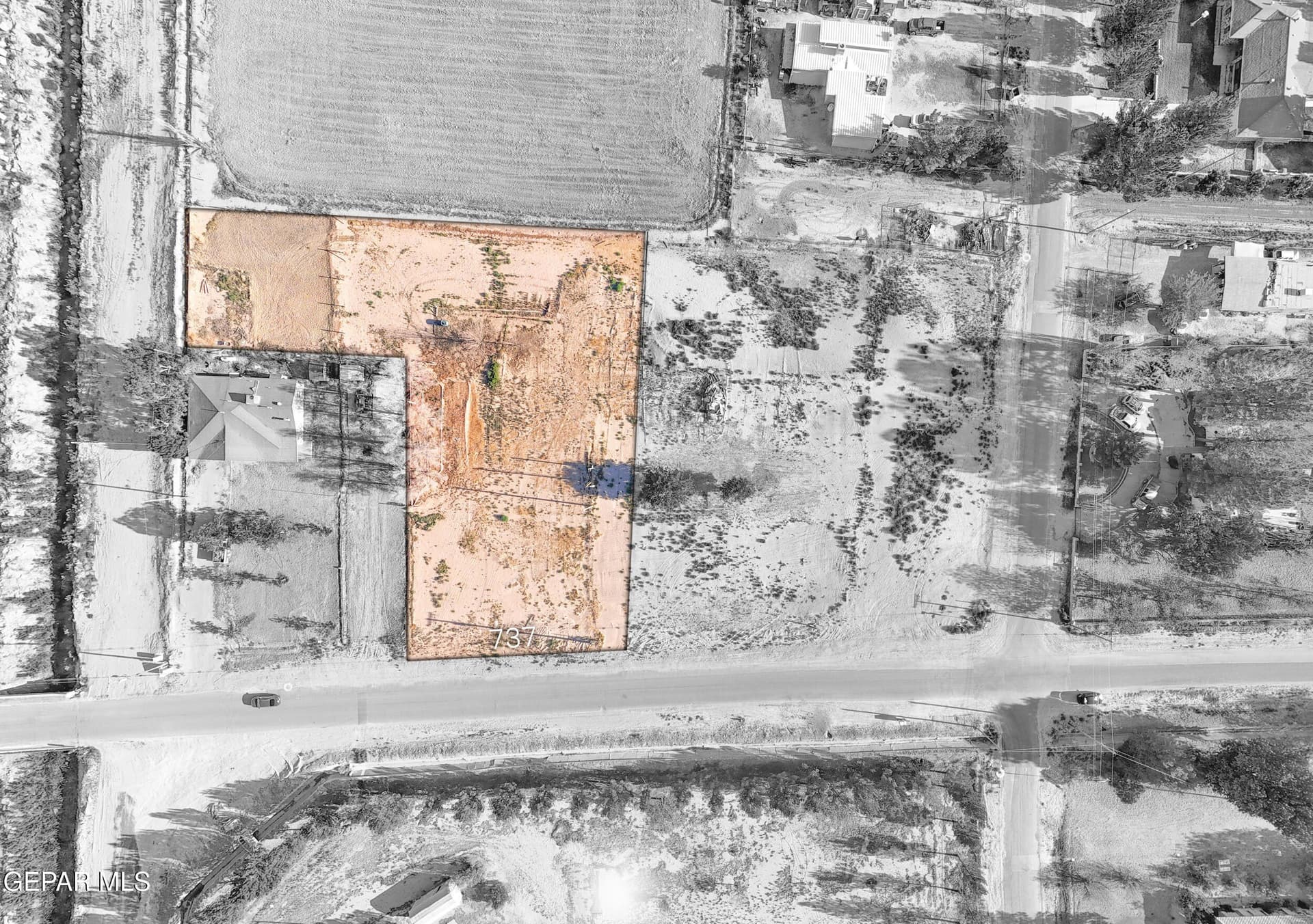 0.9 acres in El Paso County gallery image 3