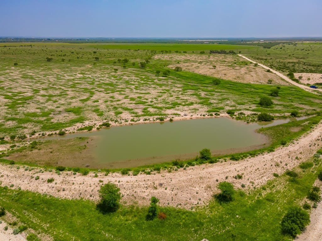 338.5 acres in Uvalde County gallery image 2