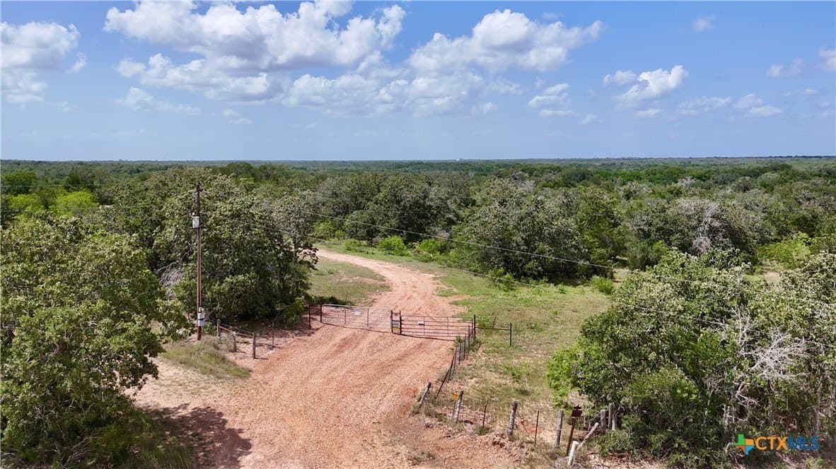 368 acres in Gonzales County - photo 45