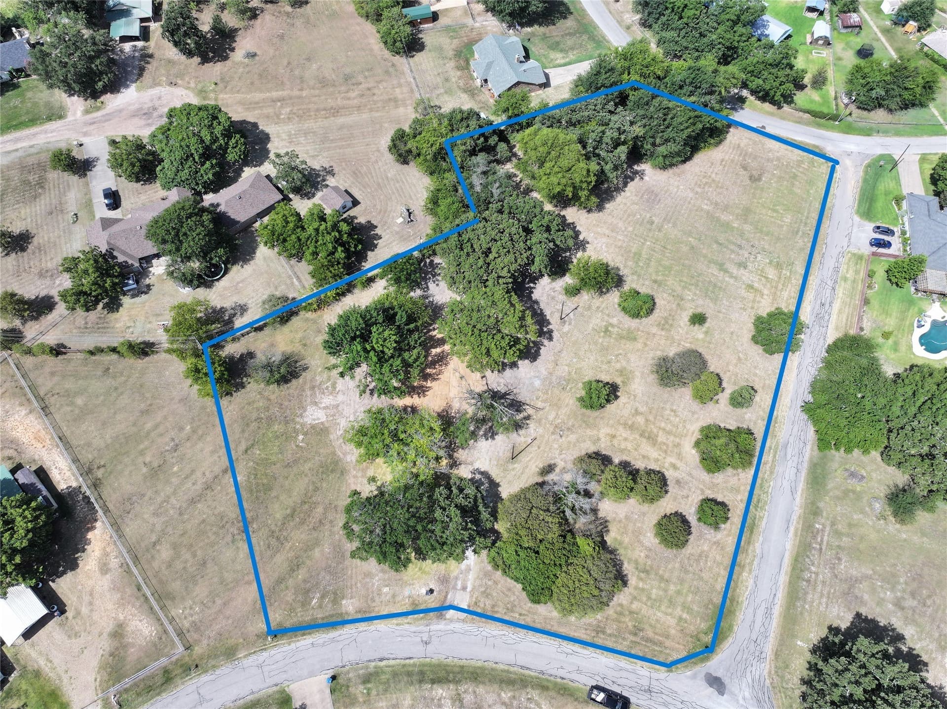 2 acres in Henderson County gallery image 3