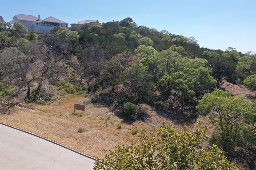 1.86 acres in Kerr County gallery image 2