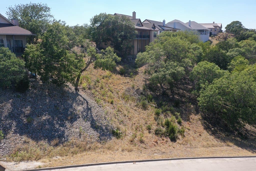 1.86 acres in Kerr County gallery image 3