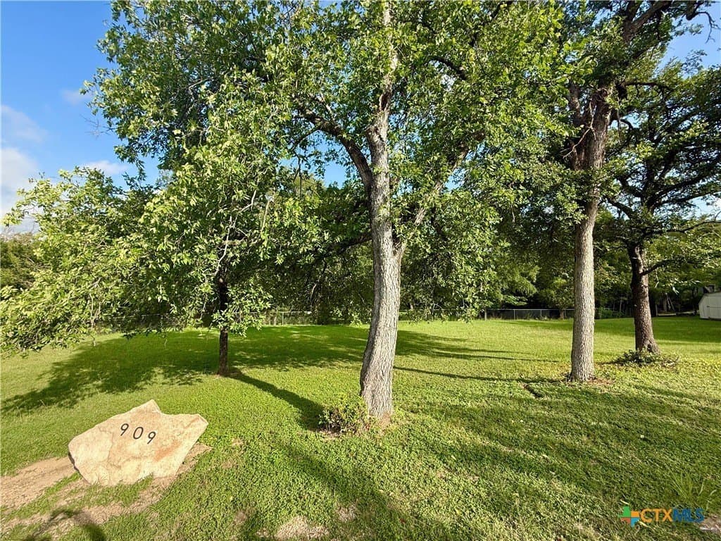 0.92 acres in Bell County - photo 3