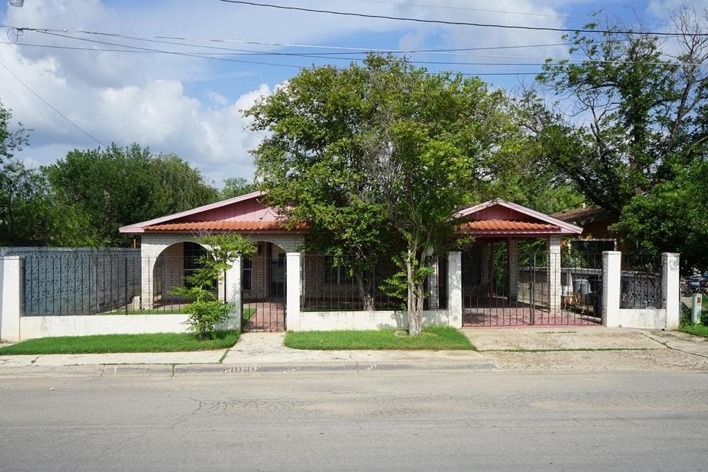 7,500 acres in Maverick County