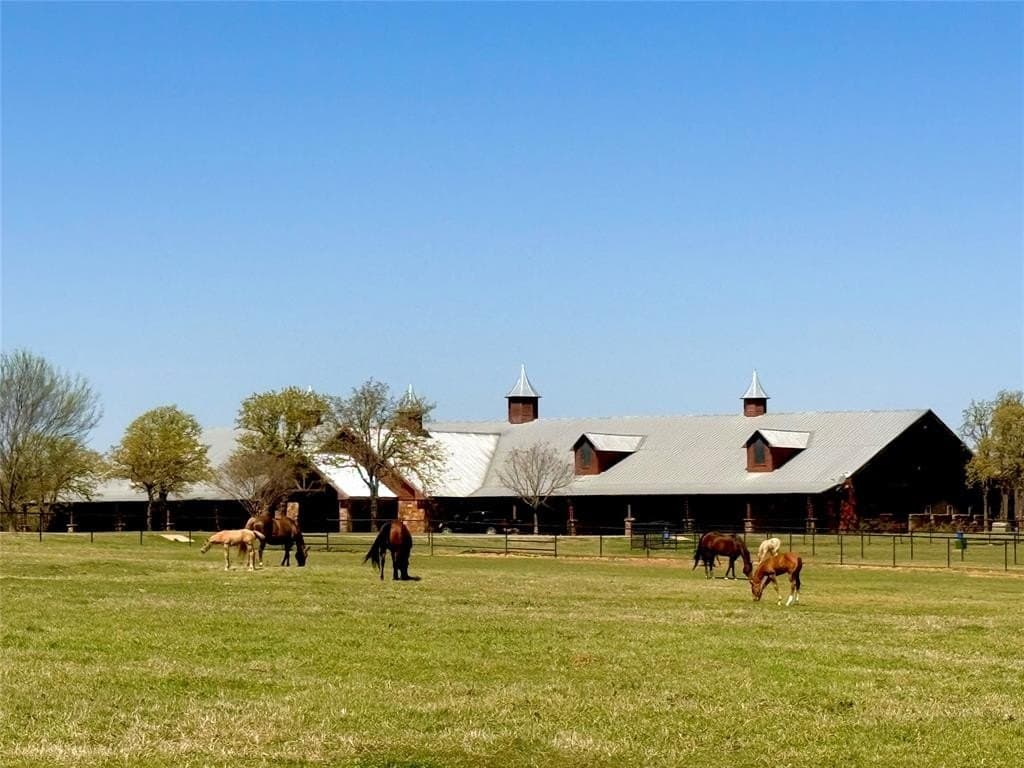 132 acres in Cooke County