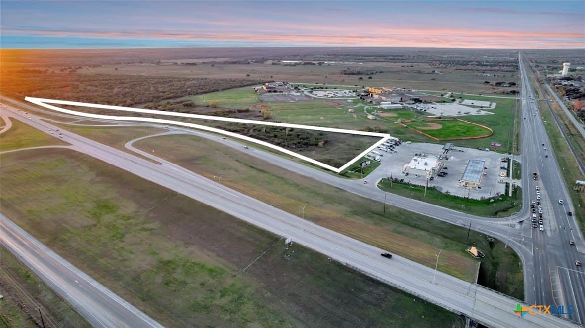 16.46 acres in Victoria County gallery image 2