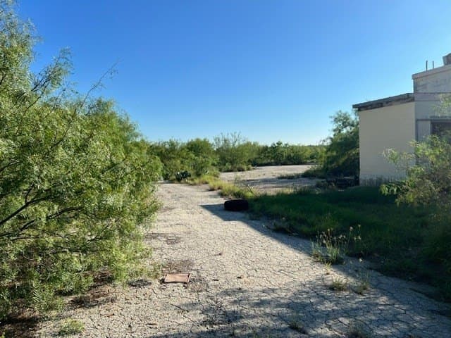 121,968 acres in Maverick County gallery image 4