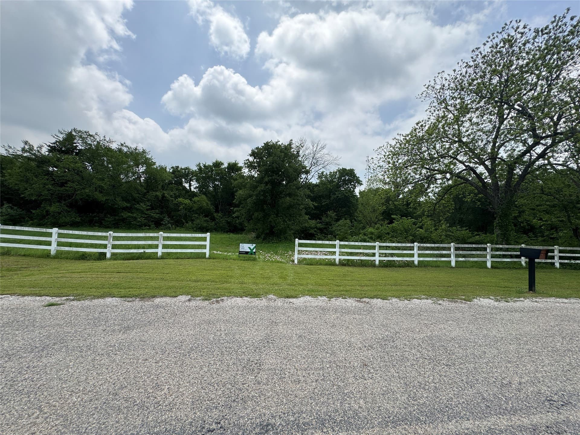 4.99 acres in Cooke County - photo 9