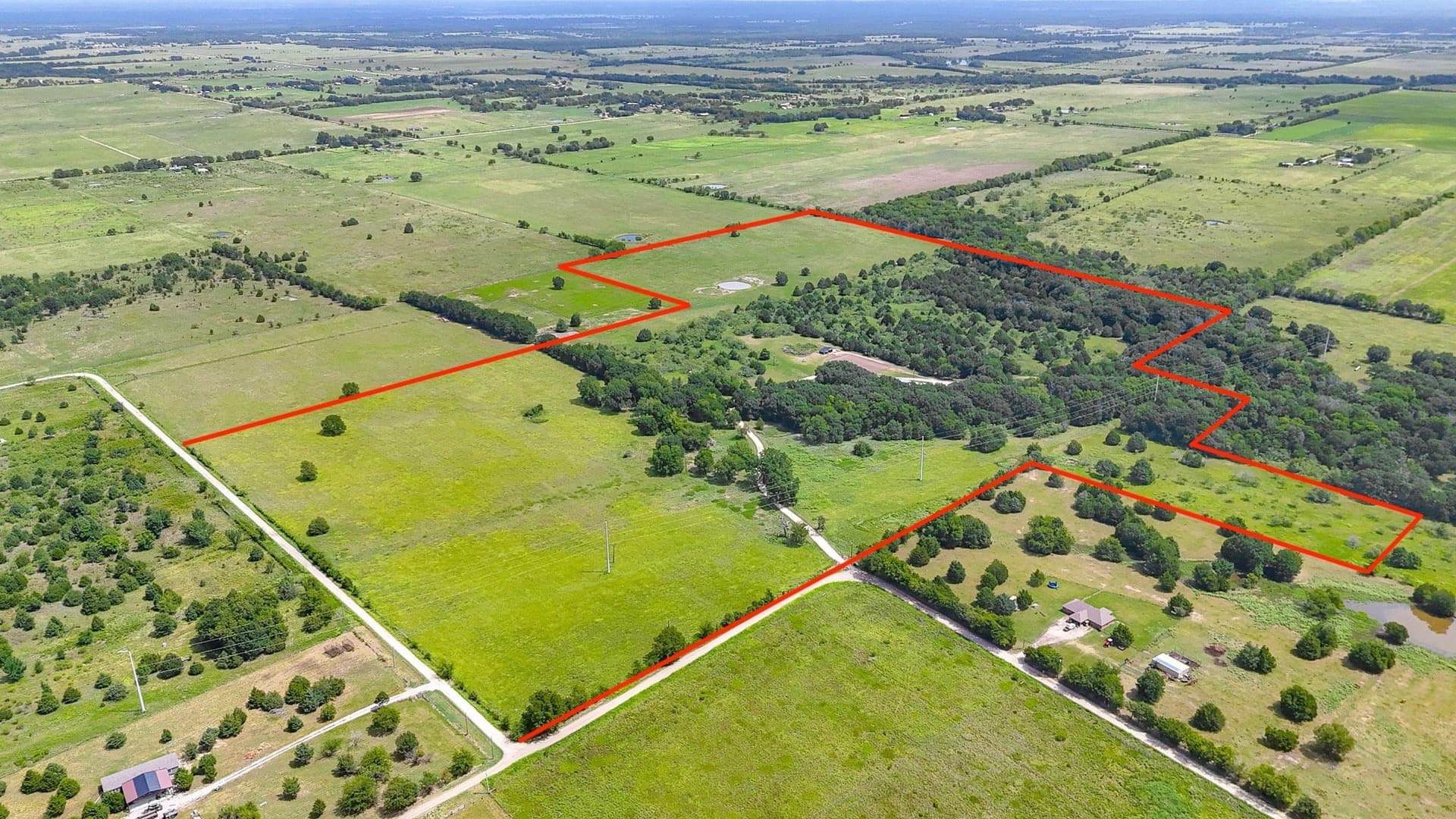 107.94 acres in Navarro County - photo 2