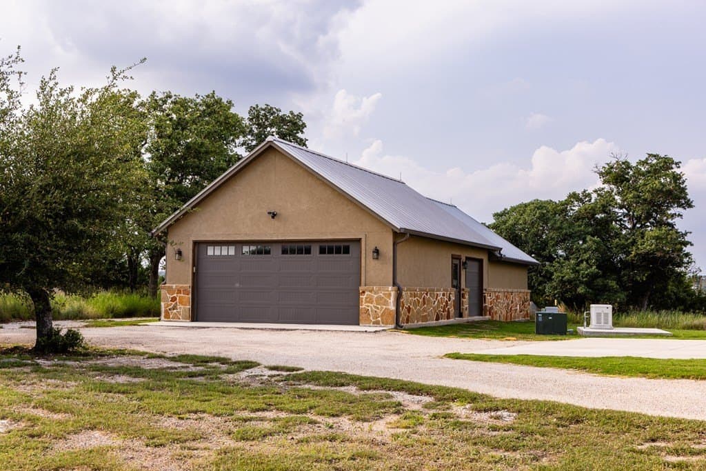 9.77 acres in Kerr County - photo 37
