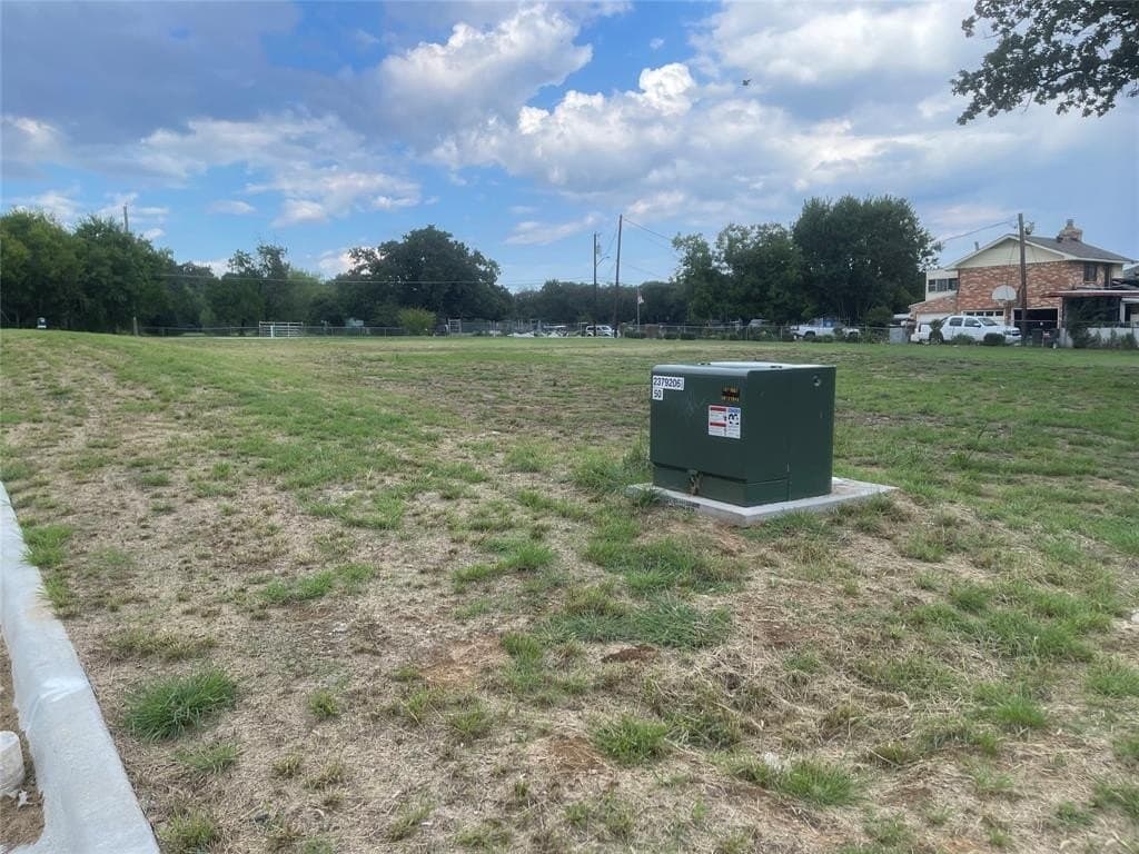 0.56 acres in Tarrant County gallery image 2