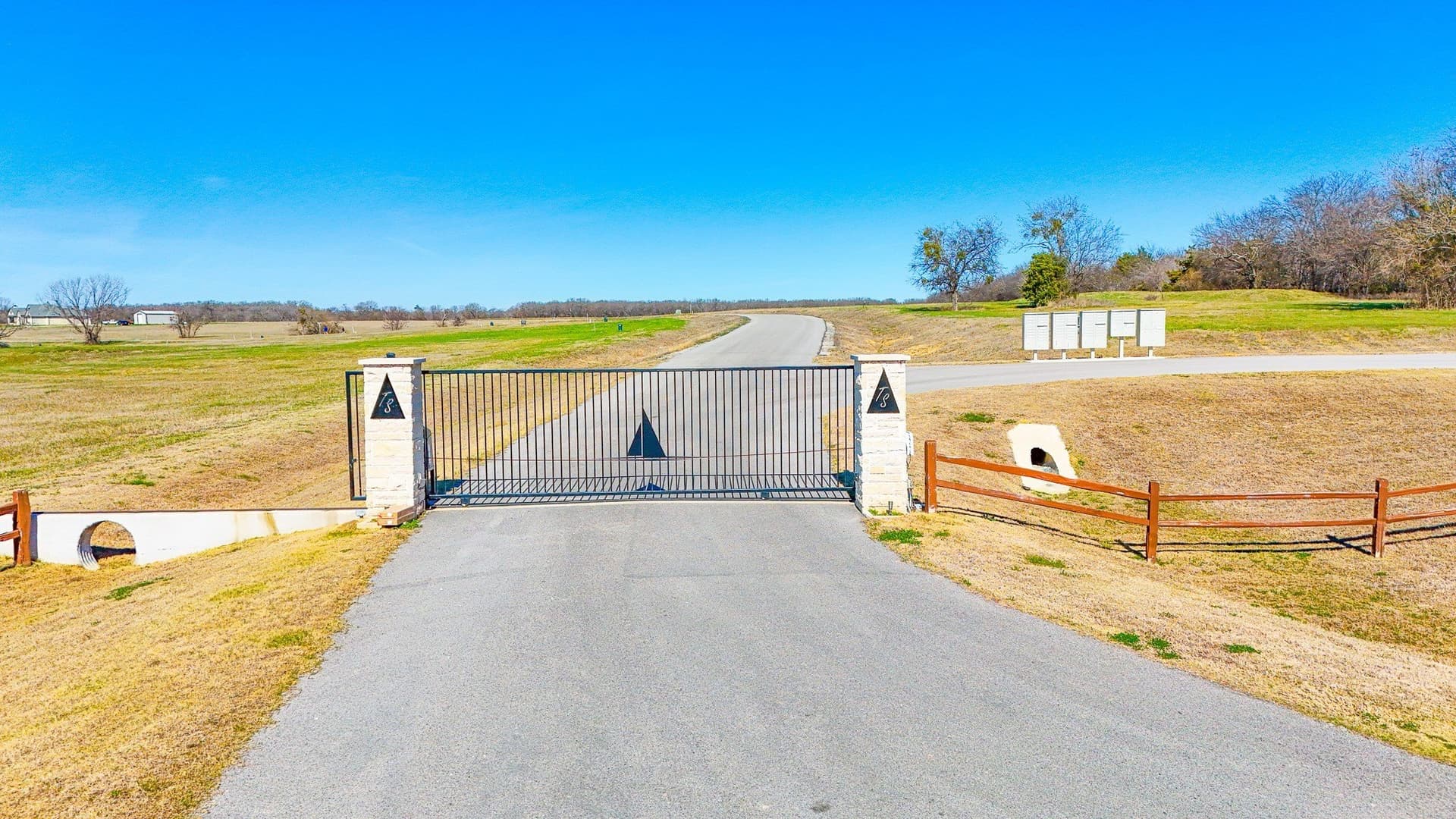 1.01 acres in Navarro County - photo 3