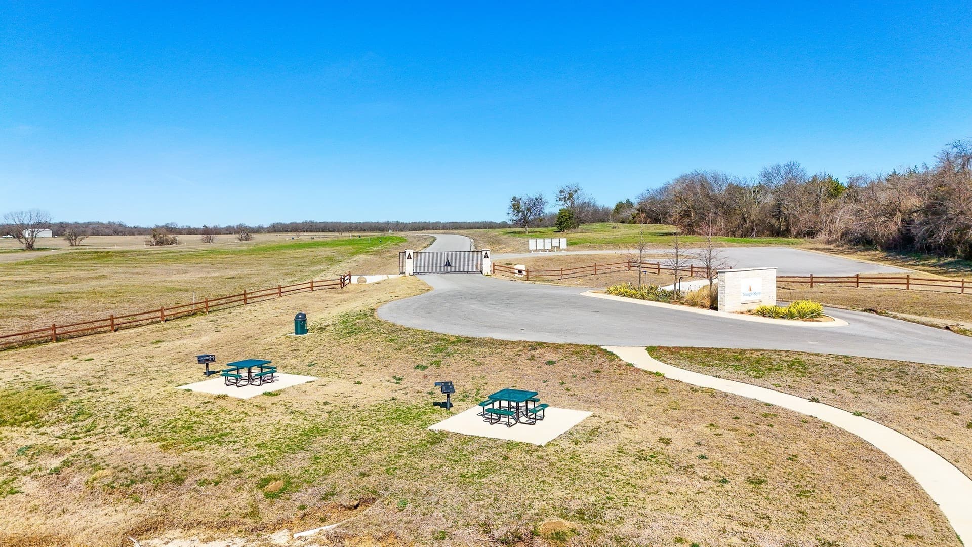 1.01 acres in Navarro County - photo 17