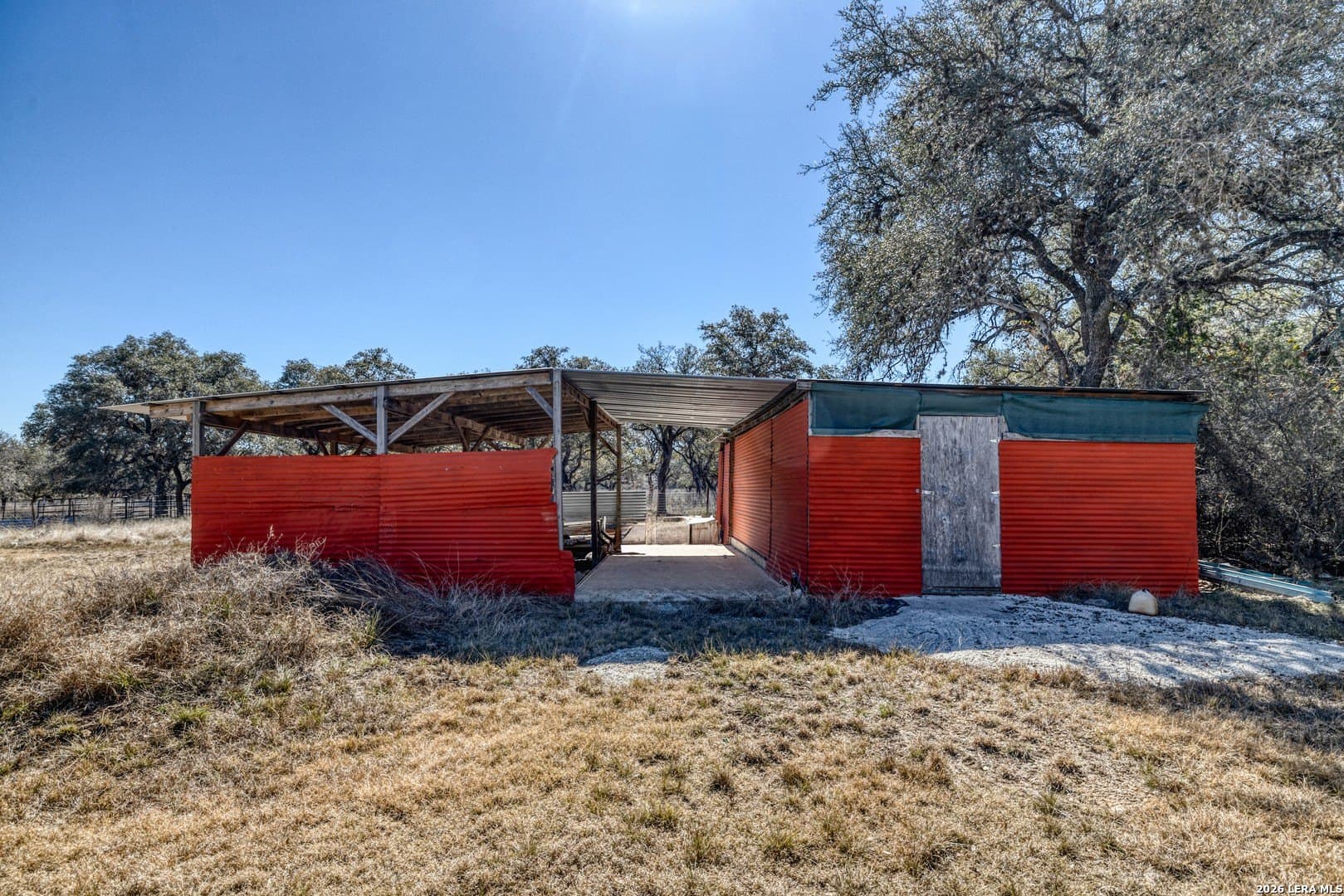 16 acres in Real County - photo 25