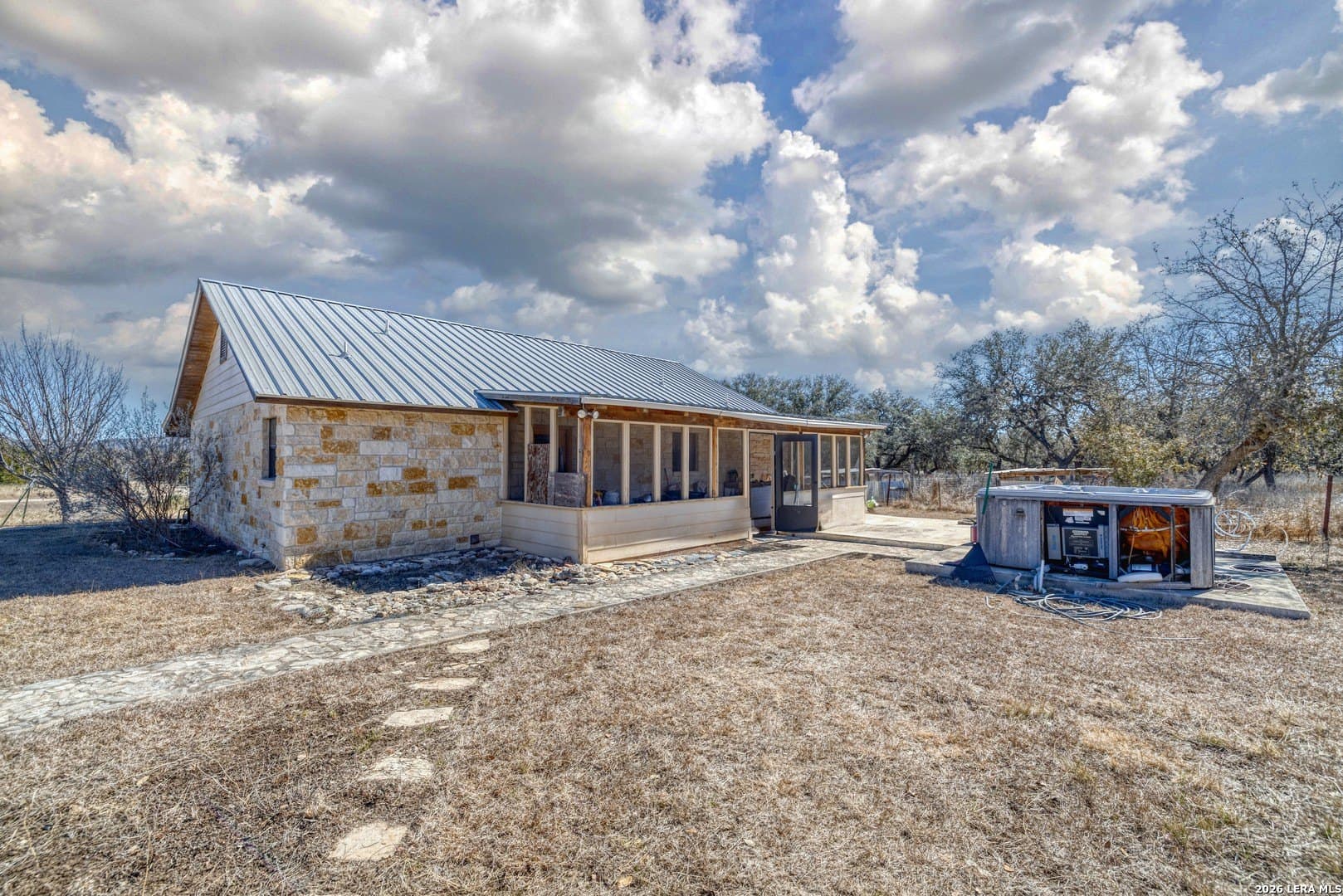 16 acres in Real County - photo 8