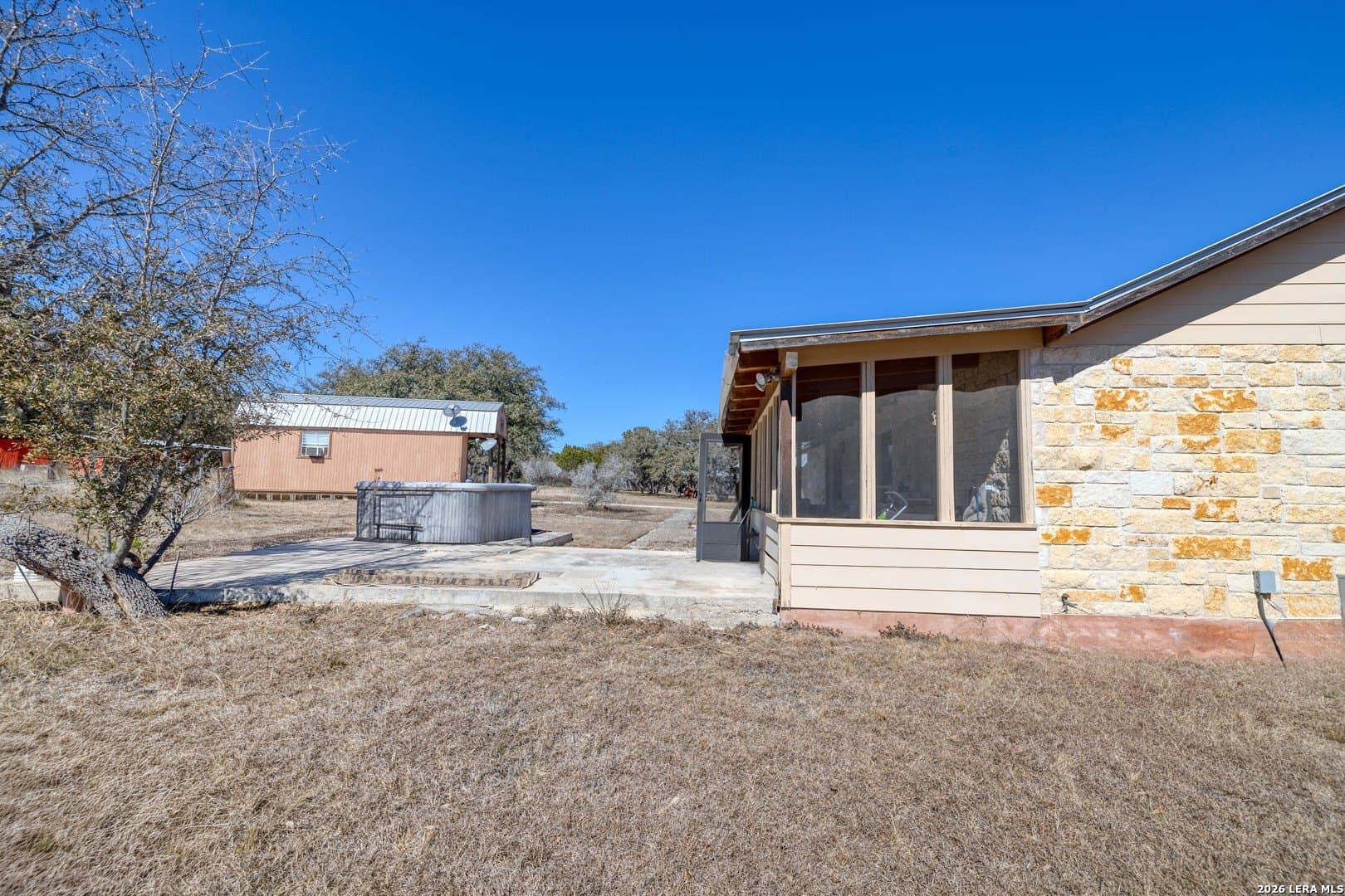 16 acres in Real County - photo 6