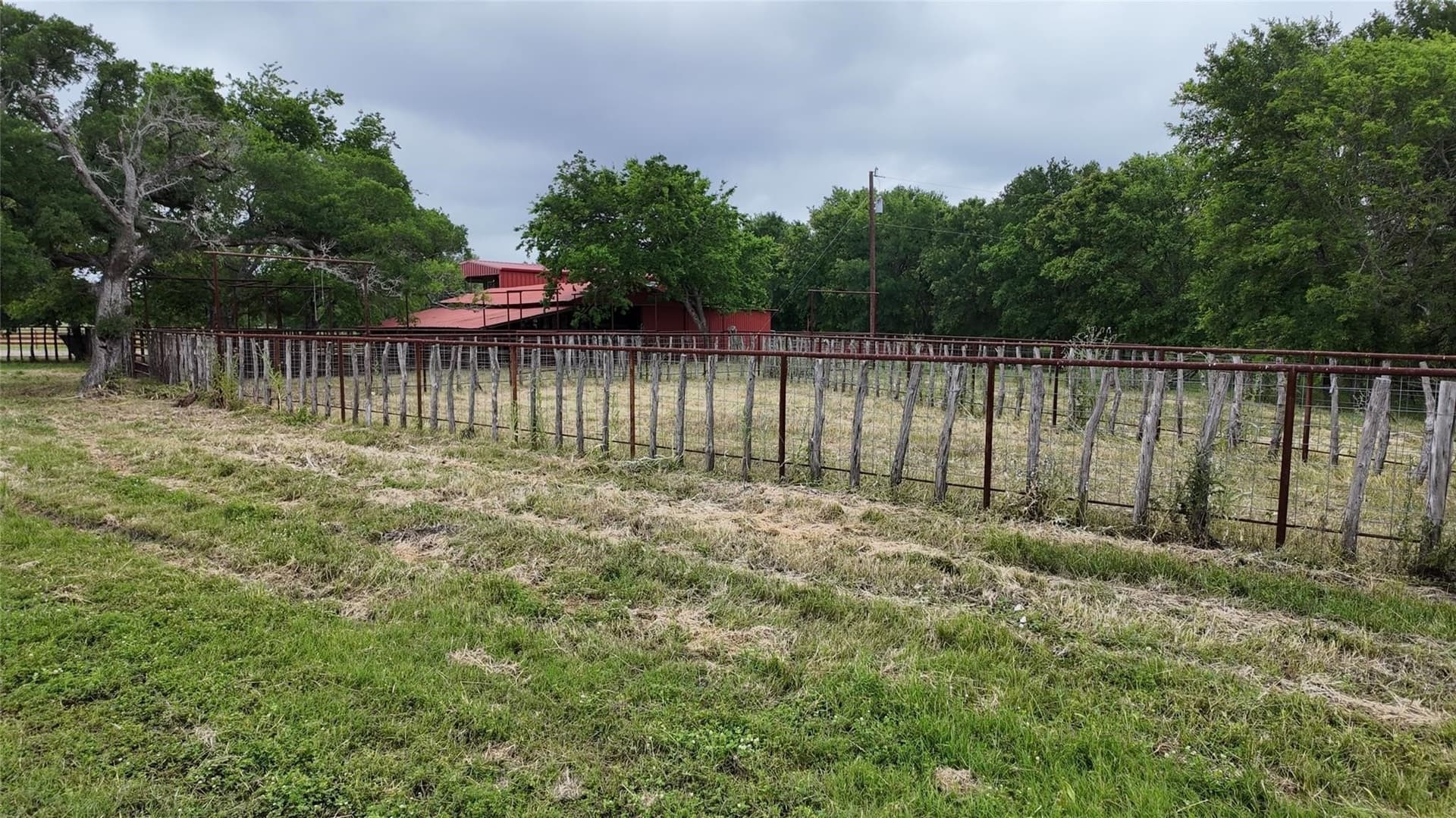 129.43 acres in Freestone County - photo 12