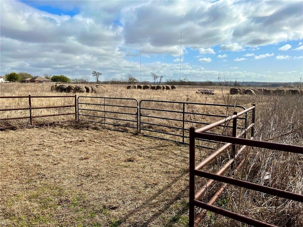 17.16 acres in McLennan County gallery image 2