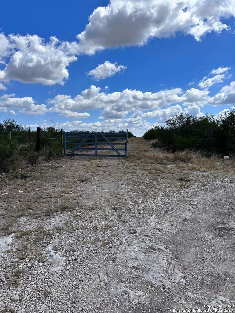 145 acres in Kinney County - photo 24
