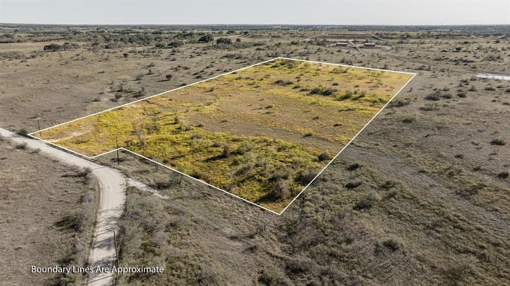 10.01 acres in Comanche County