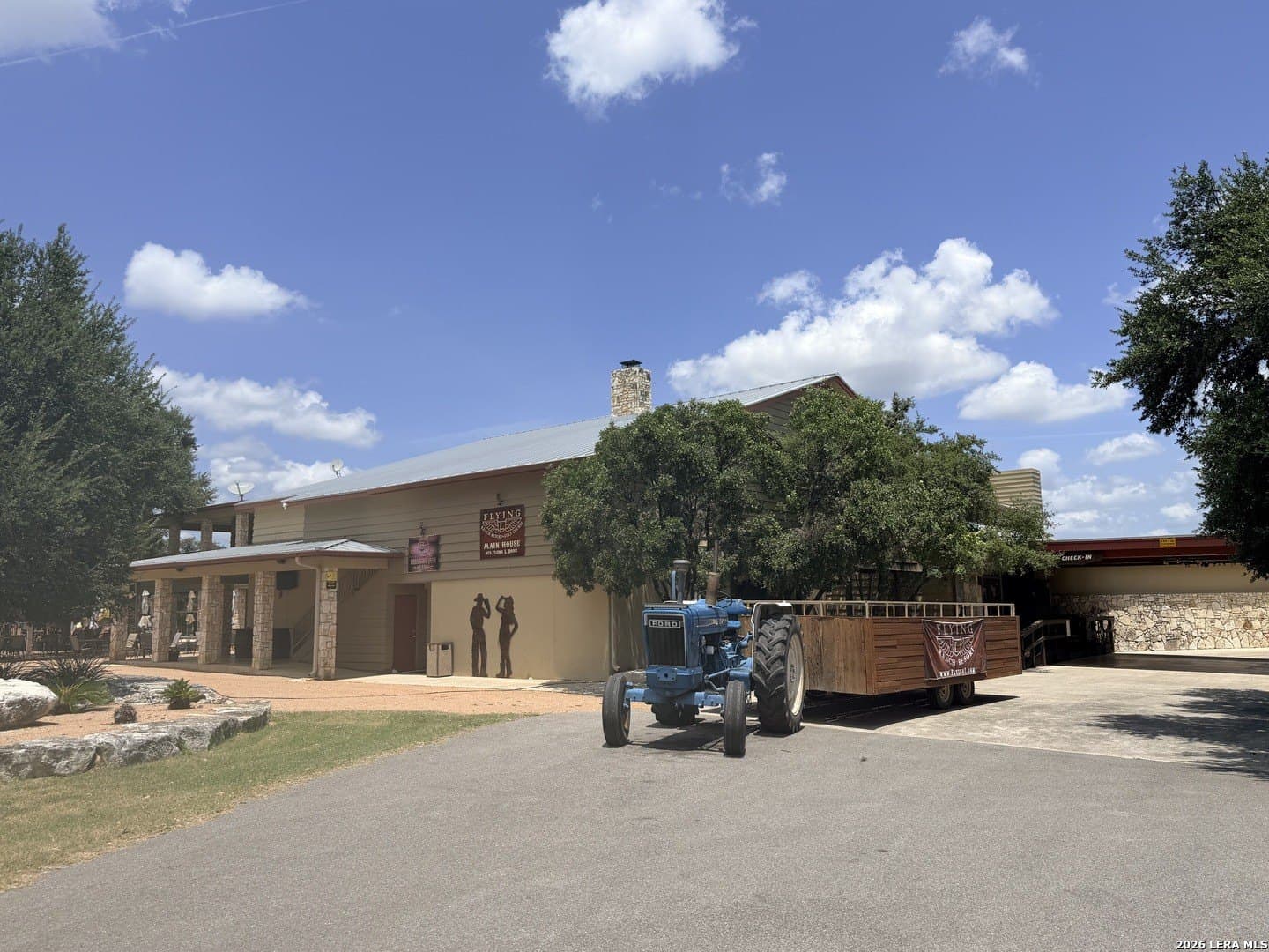 0.86 acres in Bandera County - photo 22