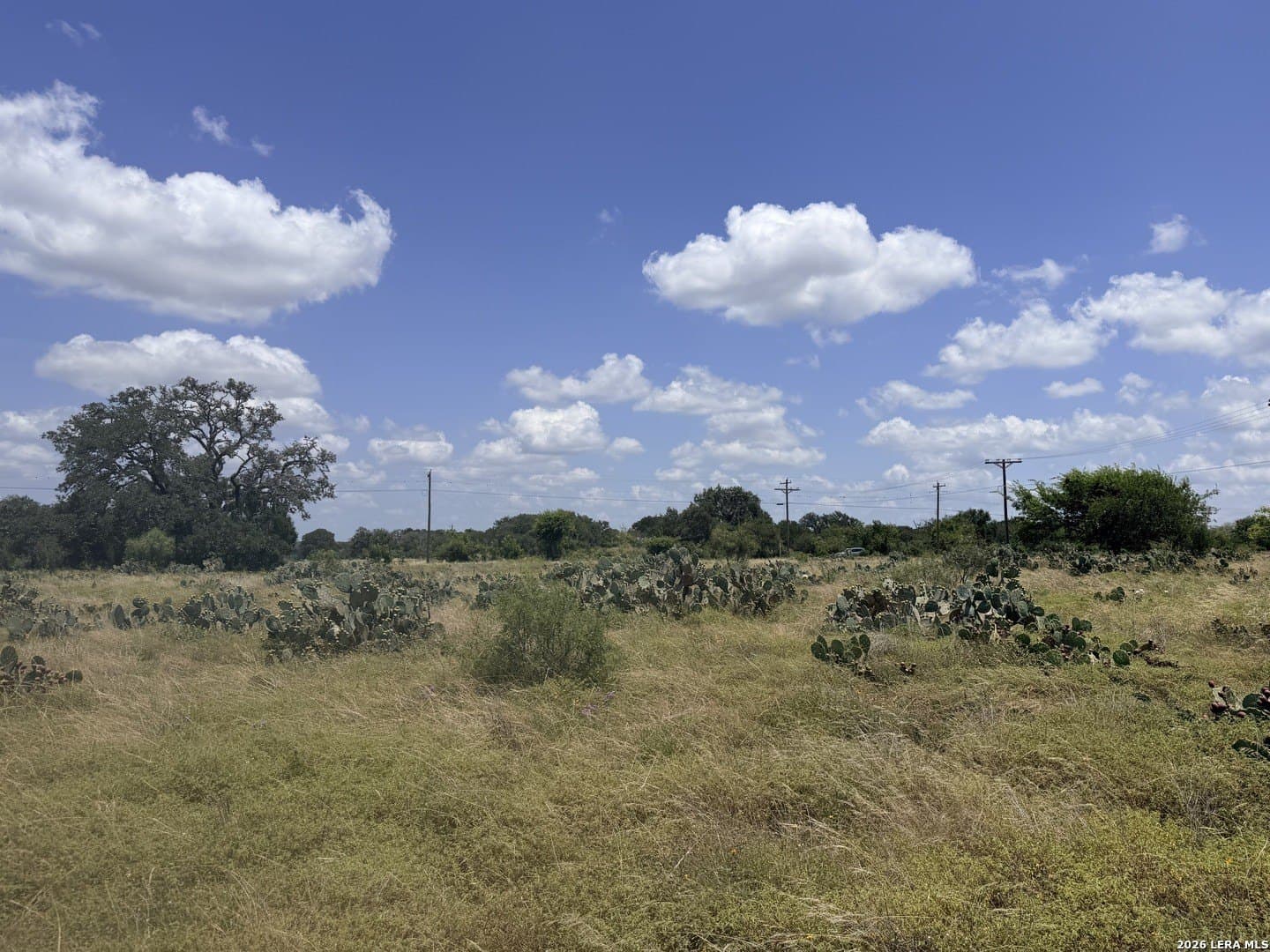 0.86 acres in Bandera County - photo 4