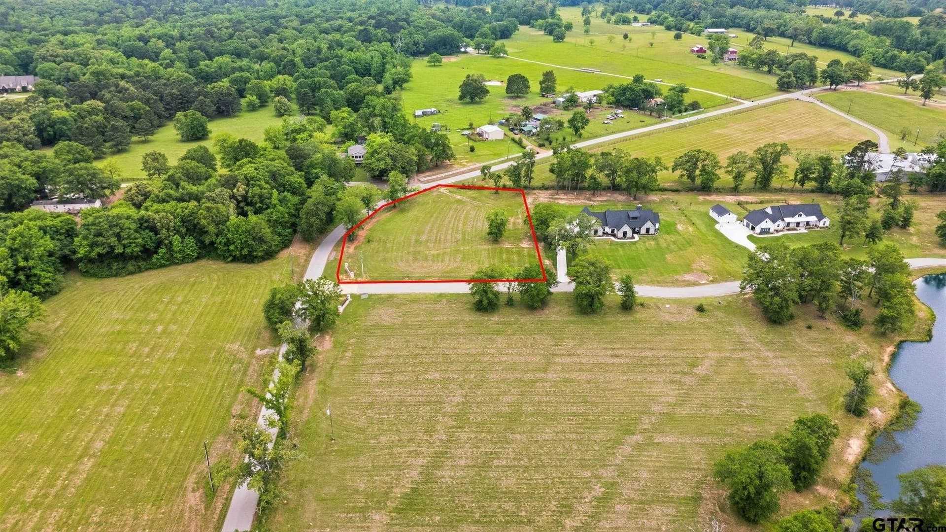 1.36 acres in Smith County gallery image 2