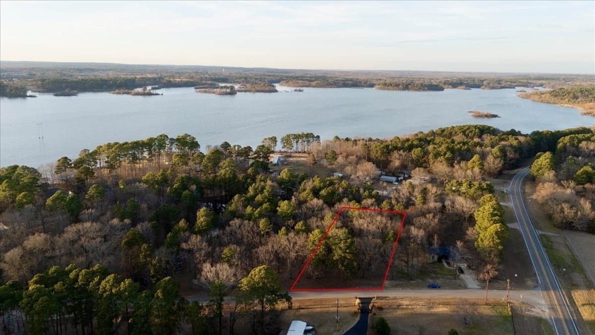 0.88 acres in Smith County - photo 2