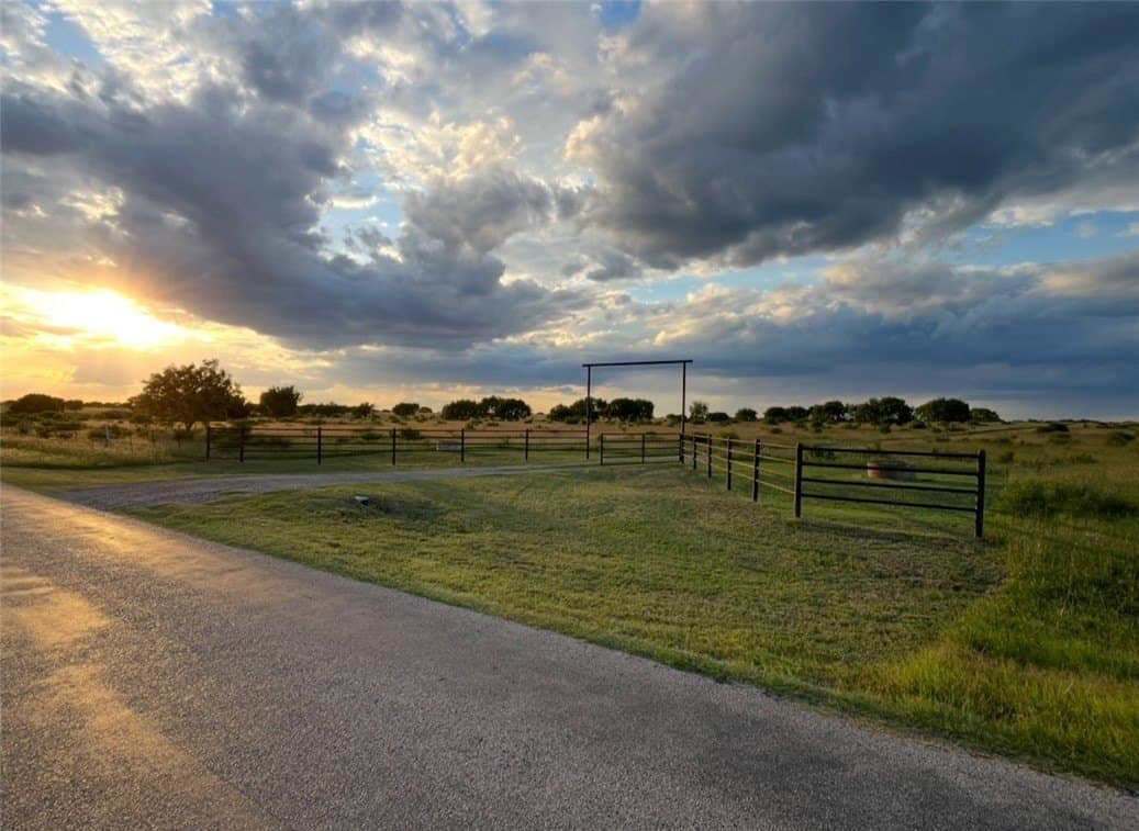 20 acres in Atascosa County