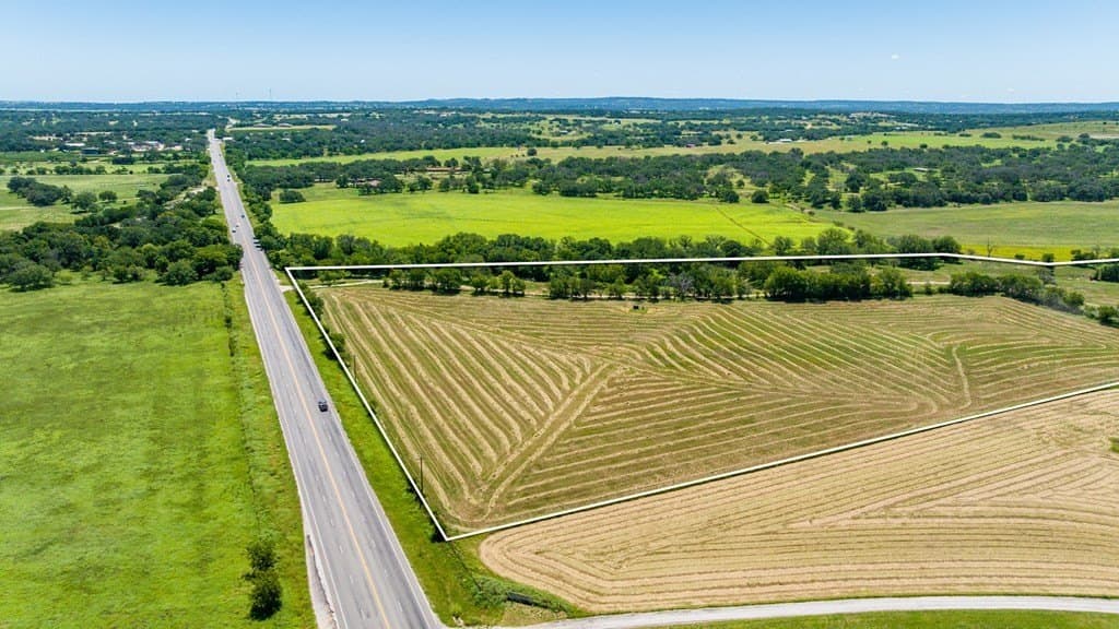113.96 acres in Blanco County - photo 3