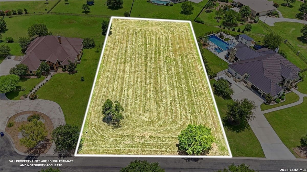 1 acres in Comal County gallery image 3