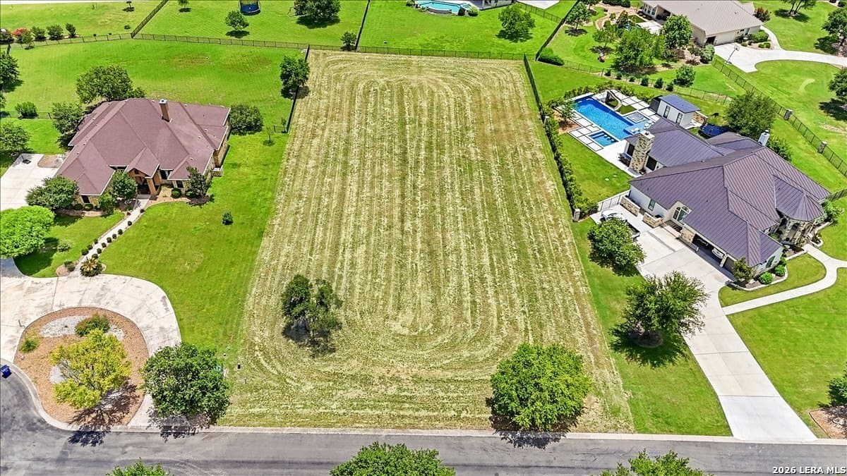 1 acres in Comal County gallery image 4