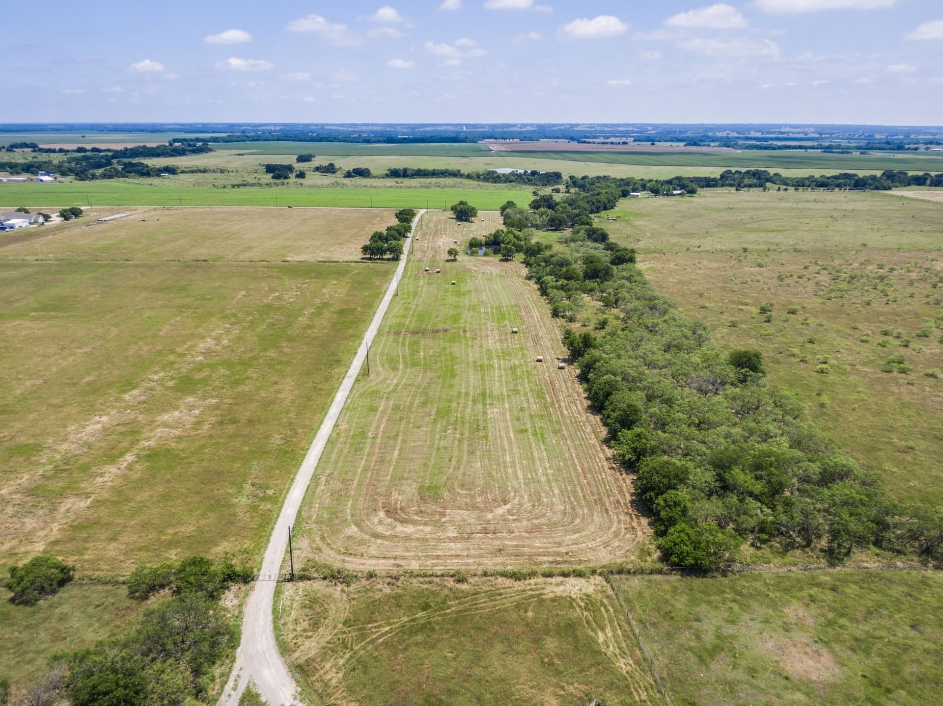 106.4 acres in Ellis County - photo 10