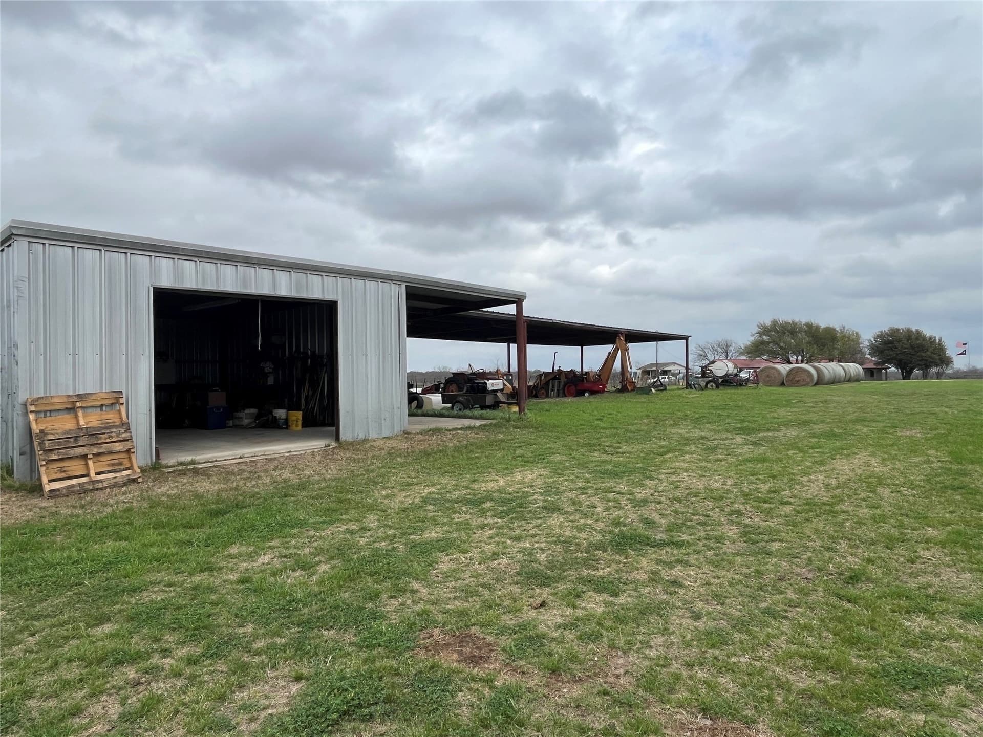 253.67 acres in Limestone County - photo 20