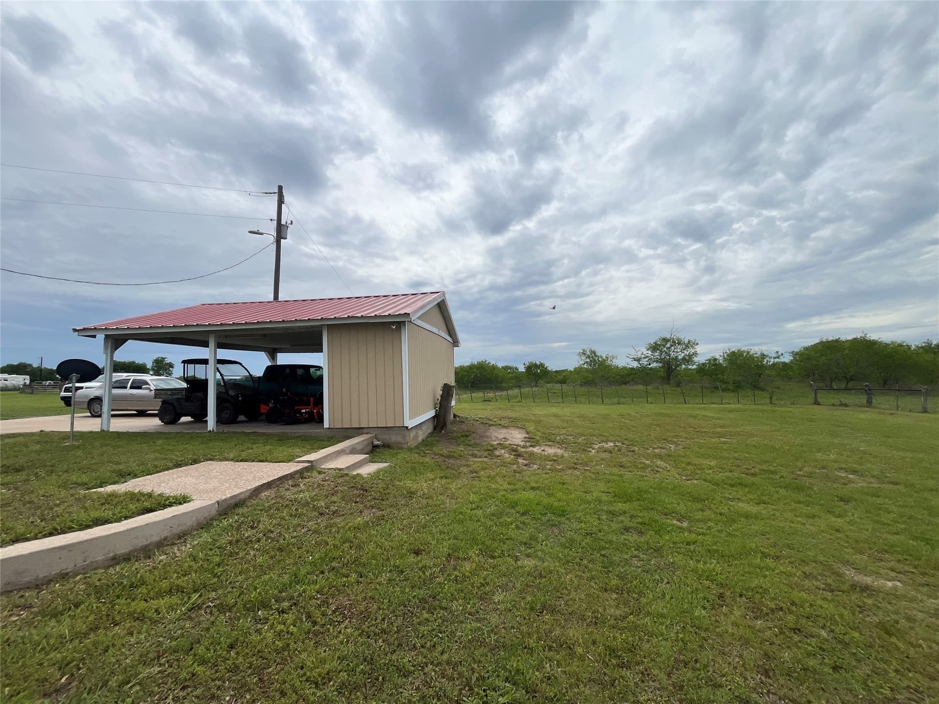 253.67 acres in Limestone County - photo 19