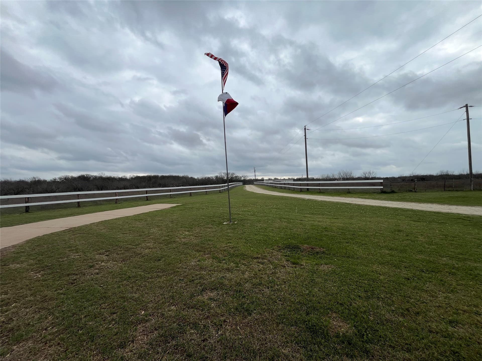 253.67 acres in Limestone County - photo 23
