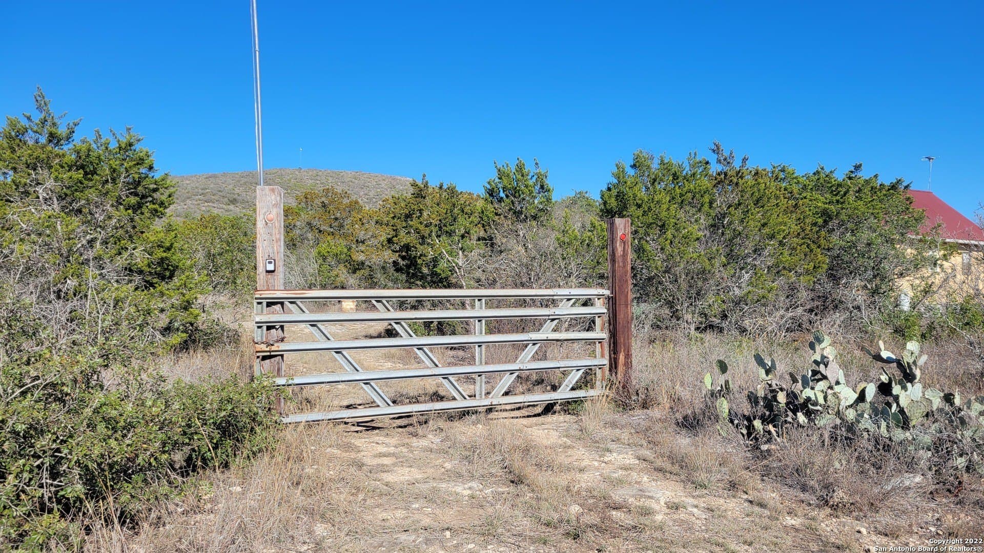 24.75 acres in Uvalde County - photo 3