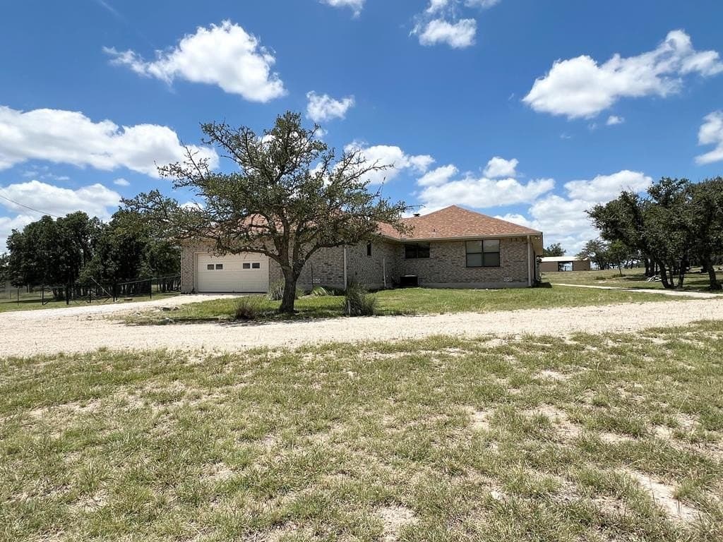 20 acres in Gillespie County gallery image 4