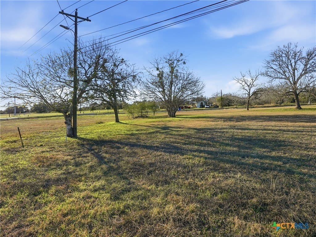 0.17 acres in DeWitt County - photo 8