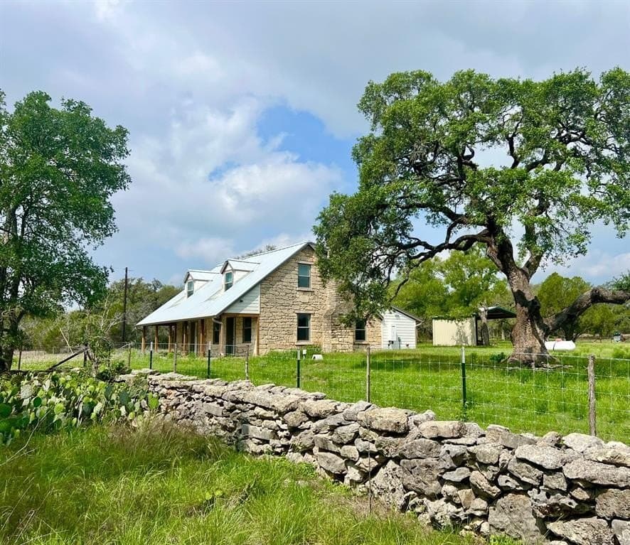 22.21 acres in Blanco County