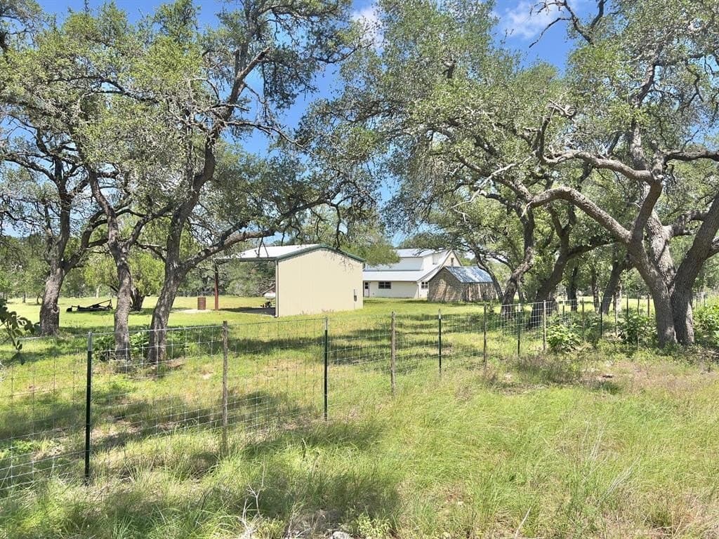 22.21 acres in Blanco County gallery image 3