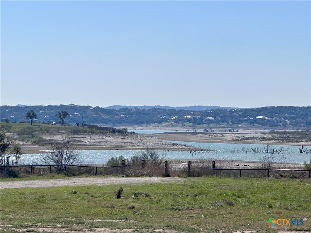 3 acres in Comal County - photo 6