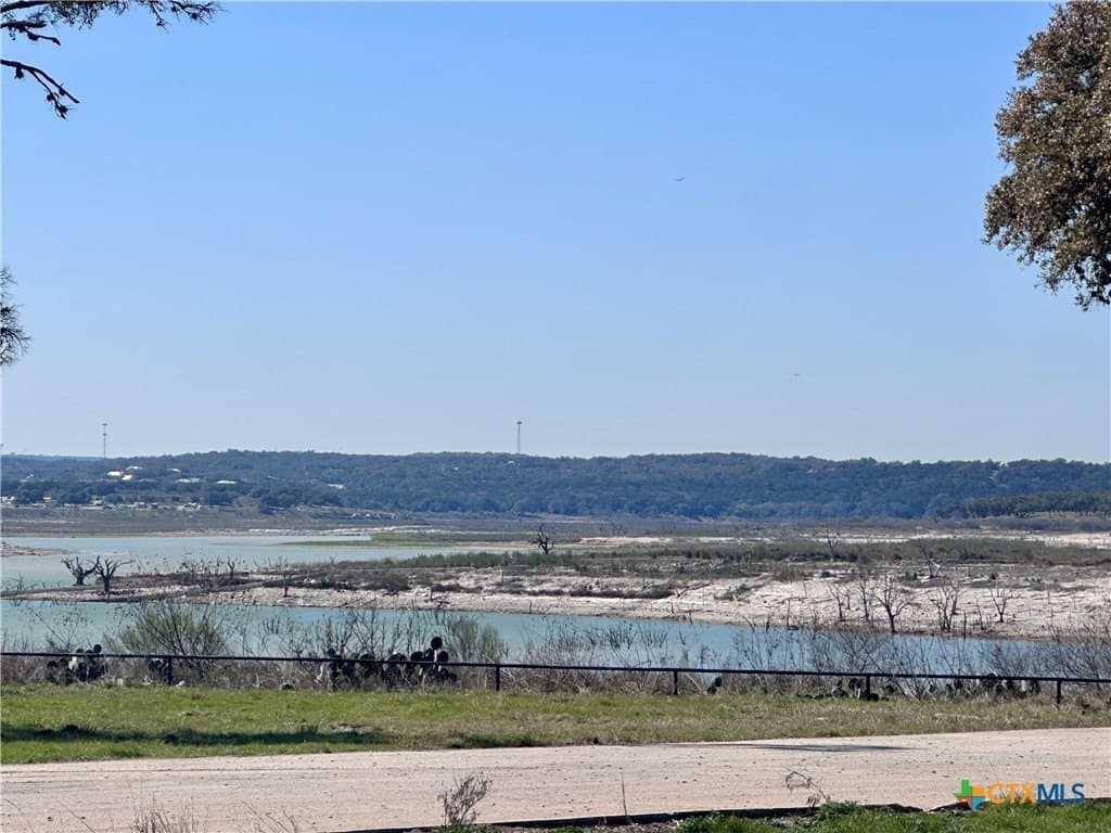 3 acres in Comal County - photo 7