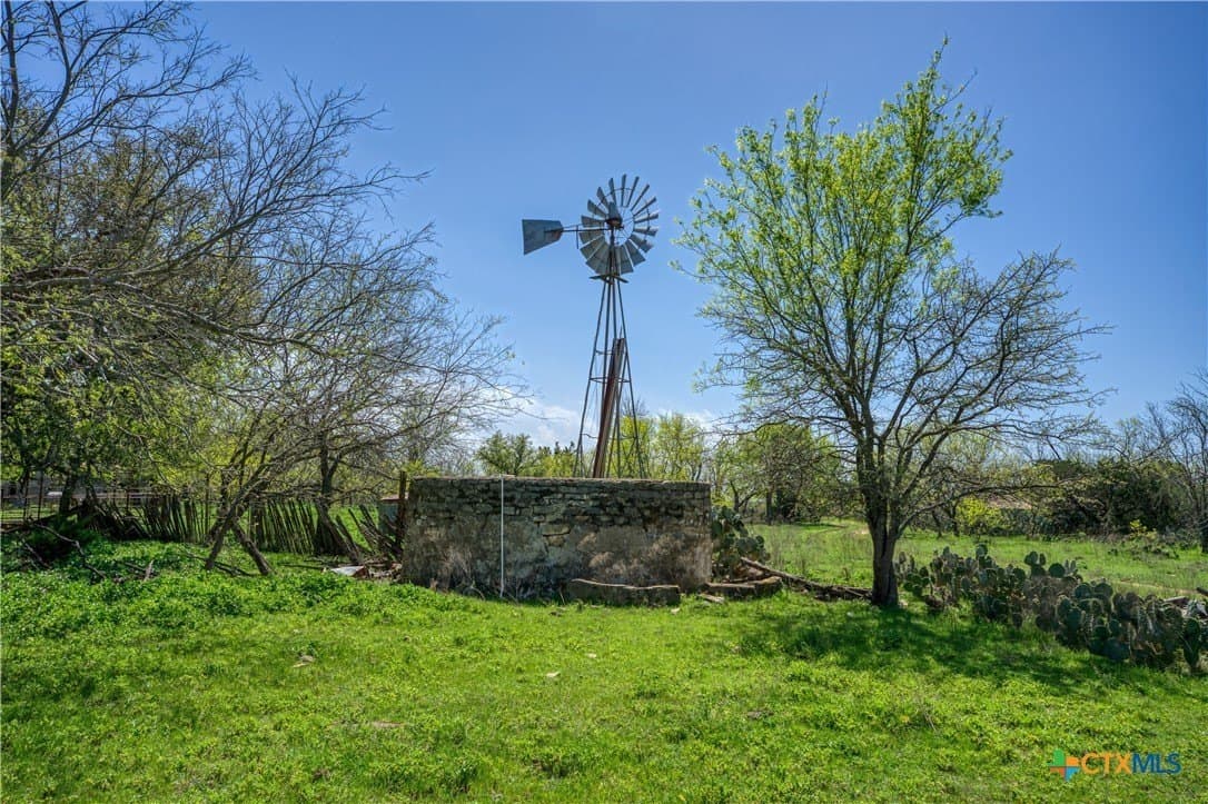 686.04 acres in Lampasas County - photo 18