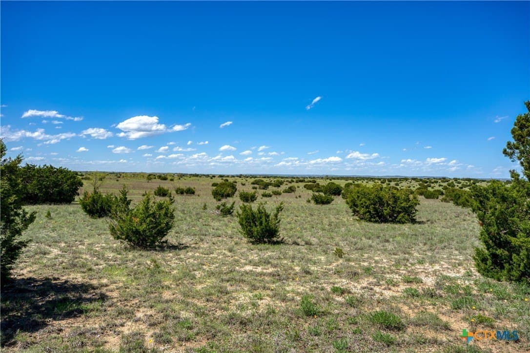 686.04 acres in Lampasas County - photo 32