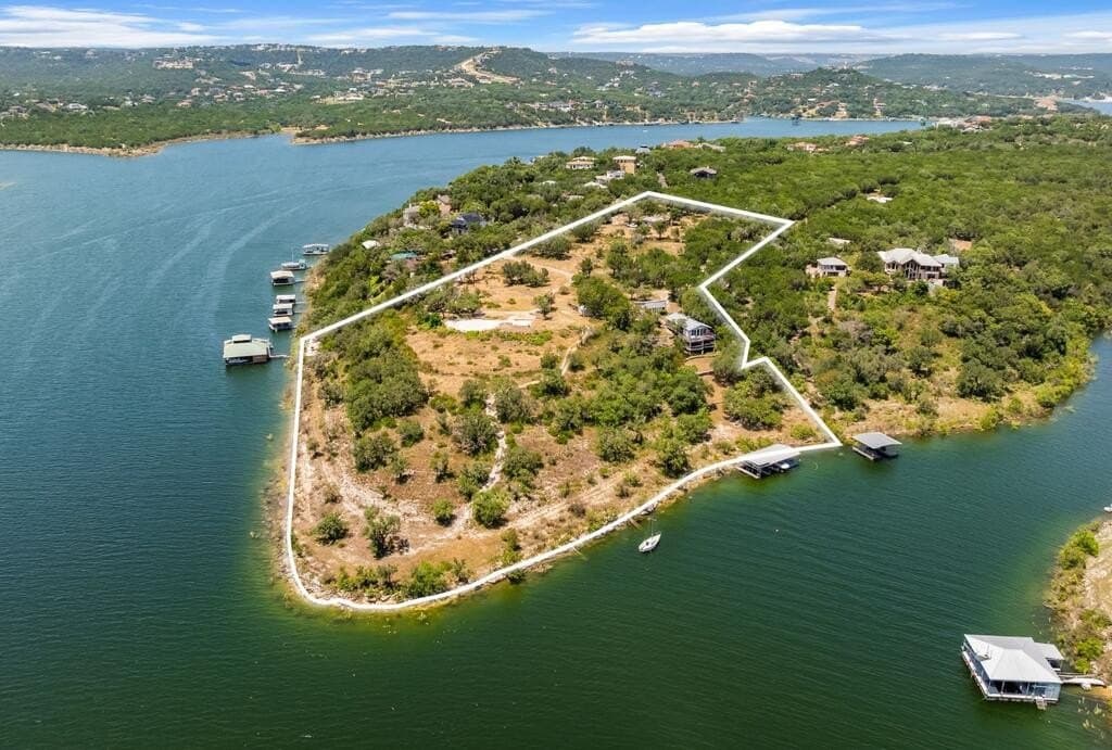 11 acres in Travis County